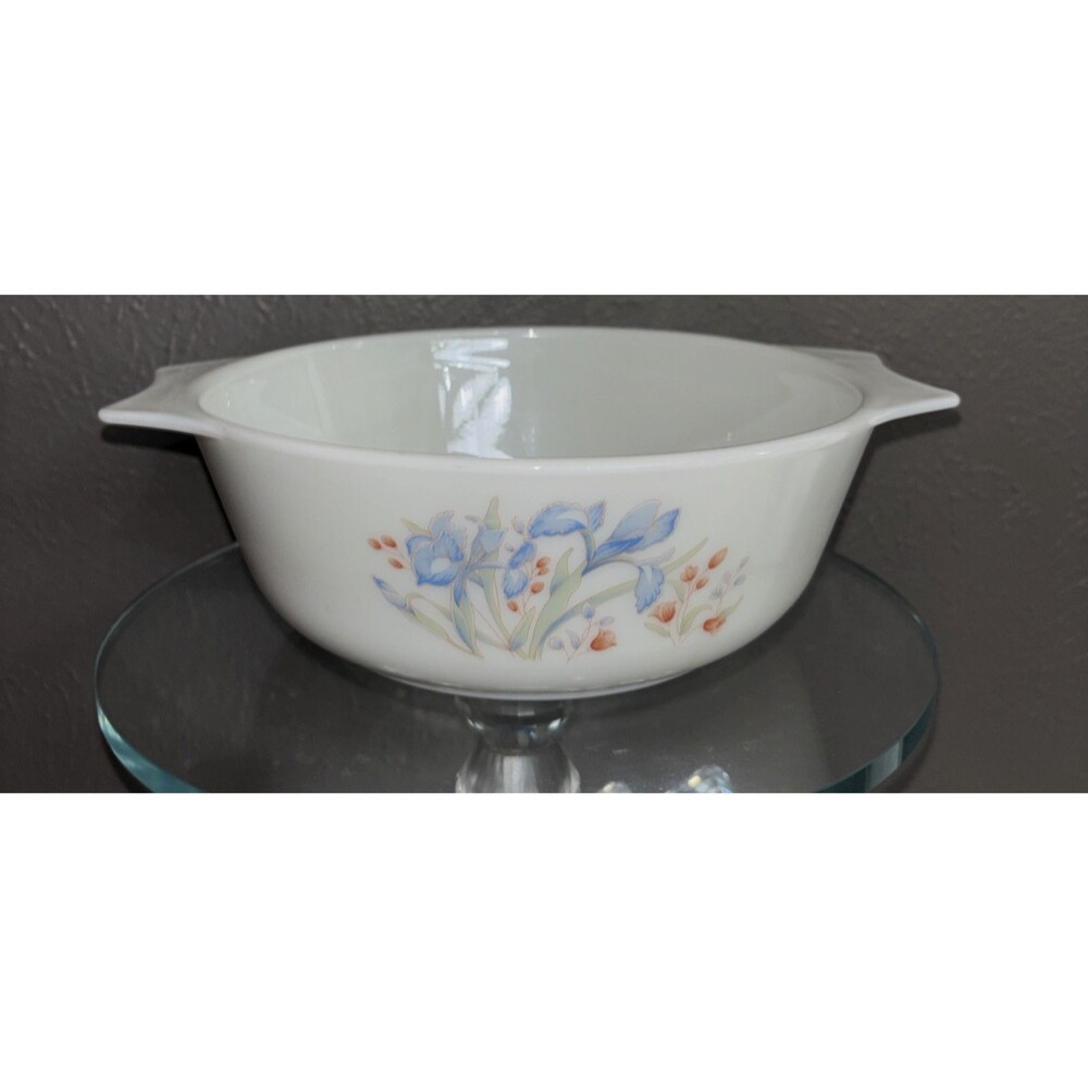 Vintage Pyrex Blue Iris 7-3/4” Round Casserole Dish Made in England